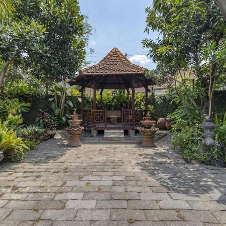 Reddoorz Hostel Near Adisucipto Airport Yogyakarta Kalasan Exterior photo