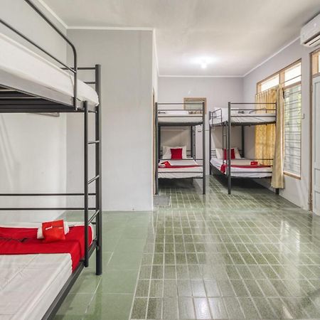 Reddoorz Hostel Near Adisucipto Airport Yogyakarta Kalasan Exterior photo