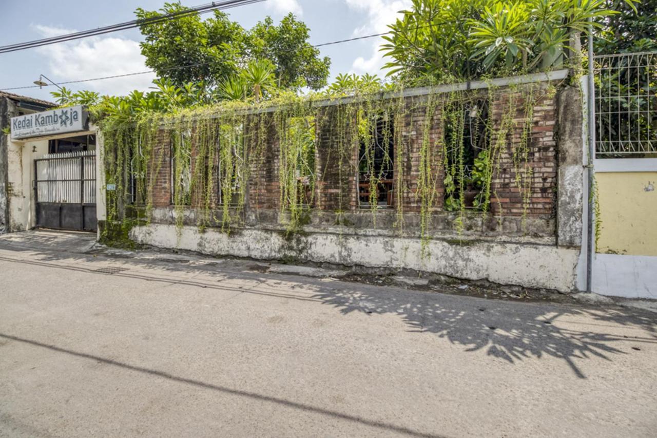 Reddoorz Hostel Near Adisucipto Airport Yogyakarta Kalasan Exterior photo