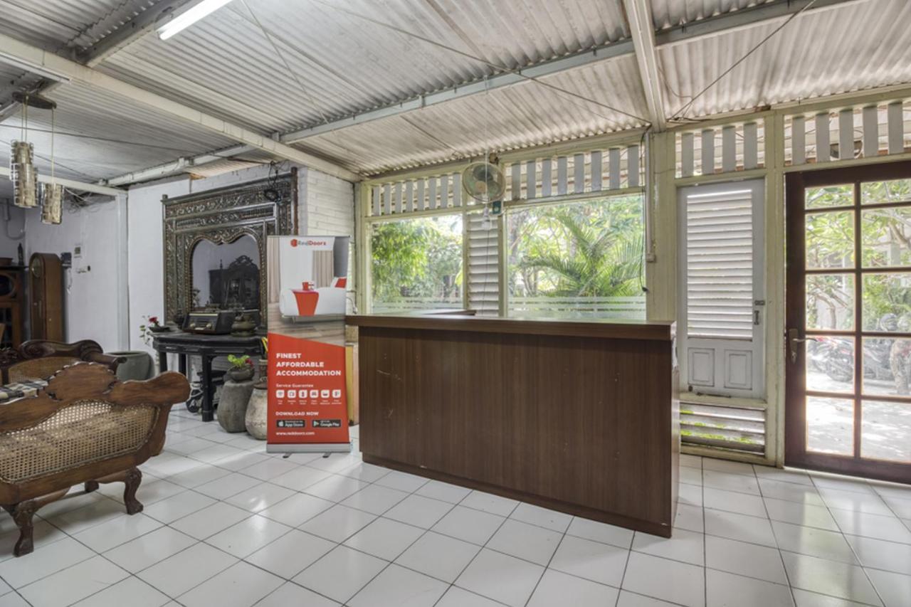 Reddoorz Hostel Near Adisucipto Airport Yogyakarta Kalasan Exterior photo